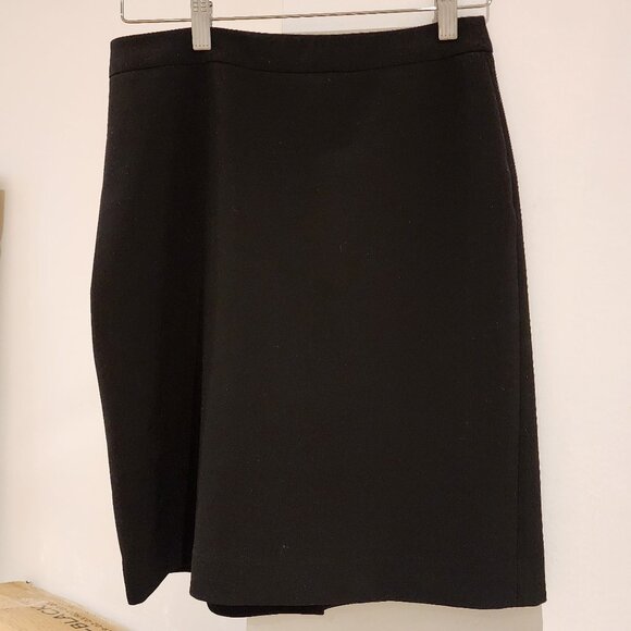 Simon's Black Knee - Length Skirt - Picture 1 of 3